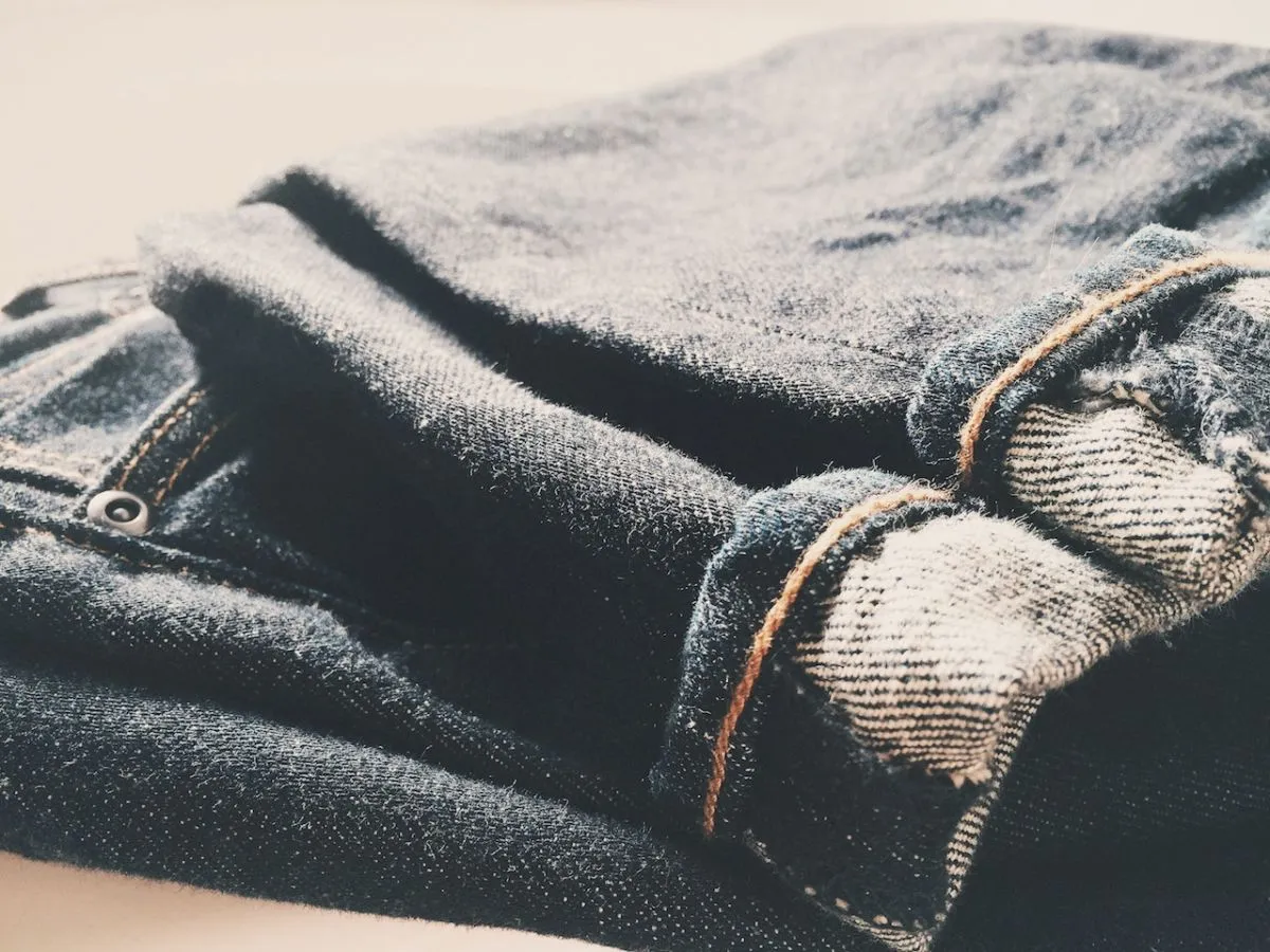 Susah Move On dari Celana Jeans? 9 Aturan Merawat Jeans Ini Wajib Kamu Tahu! 11