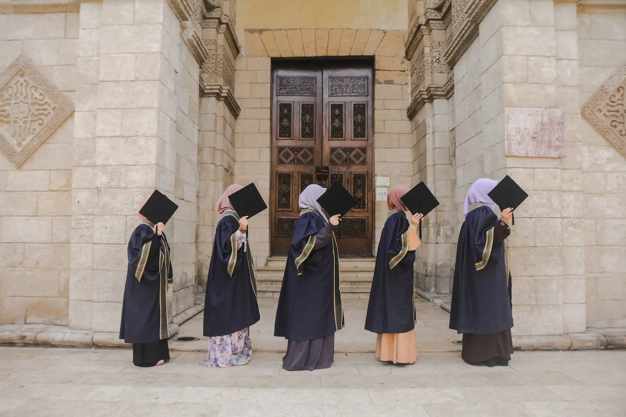 Setelah Euforia Wisuda dan Jadi Sarjana, Ragam Suka Duka Inilah yang Akan Kamu Rasa! 15