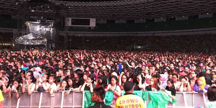 Duh Bang Uus, Ngapain Sih Bilang Cewek Berhijab Gak Boleh Nonton K-Pop? Jadi Bikin Kita Makin Cinta :))) 14