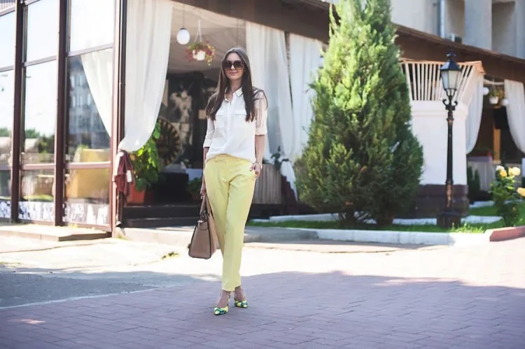 10 Inspirasi Outfit Kalem dari Warna Pastel Buatmu yang Mau Cantik Tanpa Berlebihan 18