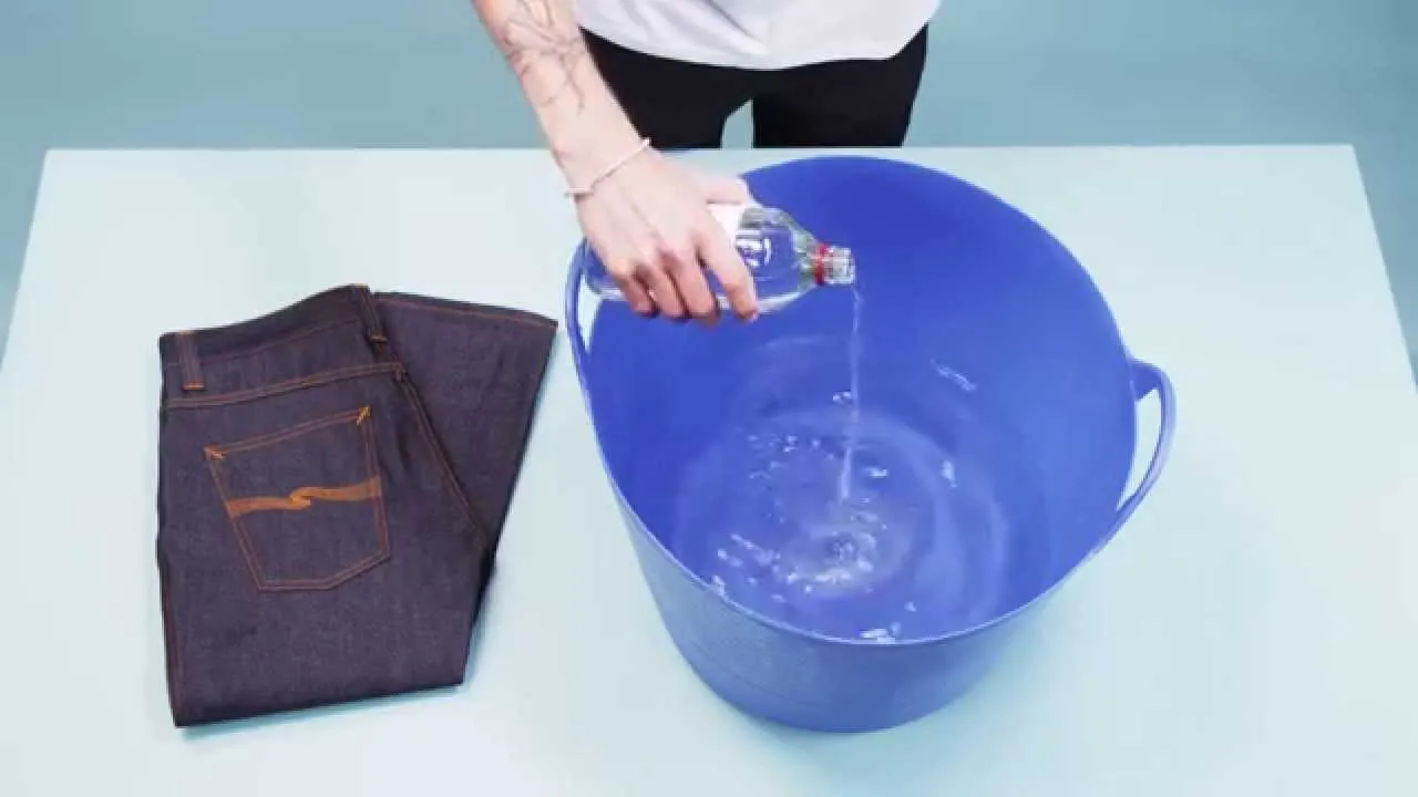 Susah Move On dari Celana Jeans? 9 Aturan Merawat Jeans Ini Wajib Kamu Tahu! 15