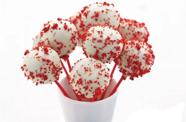 Lupakan Cokelat Buat 14 Februari. Mending Kasih Dia 22 Cake Pops Ini! 34
