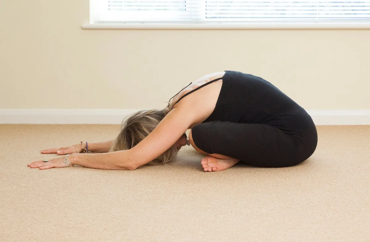 Coba 6 Pose Yoga Gampang Ini! Biar Tidurmu Nyenyak dan Nggak Insomnia Lagi 8