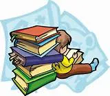 Menikmati waktu senggang dengan membaca buku