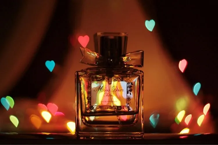 7 Tipe Kepribadian Cewek Berdasarkan Parfum yang Dipakai. Kamu Termasuk yang Mana? 8
