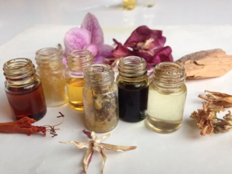 7 Tipe Kepribadian Cewek Berdasarkan Parfum yang Dipakai. Kamu Termasuk yang Mana? 9
