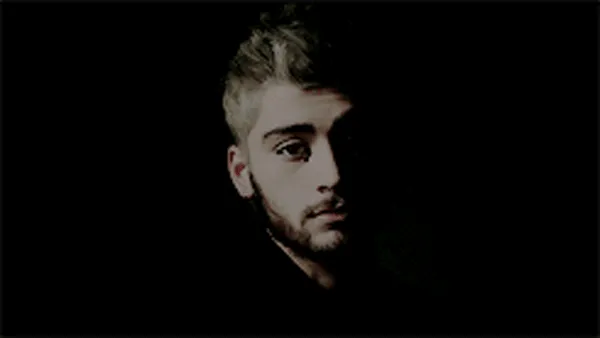 Kenapa Zayn Malik dan Pillowtalk-nya Jadi 2 Hal Paling Seksi yang Bisa Kamu Nikmati Sekarang 16