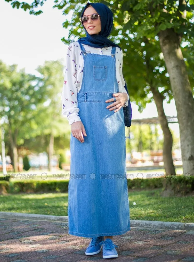 10 Gaya Jeans yang Tetap Sopan dan Nyaman, Buat Kamu Cewek Berhijab 20