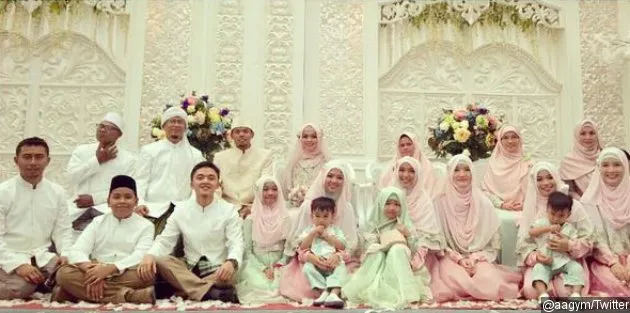 Kepadamu Calon Ibu Mertuaku: Pernikahan Hanyalah Sekali Seumur Hidup. Biarkanlah Aku Dan Anakmu yang Mengonsep Pernikahan Ini 14