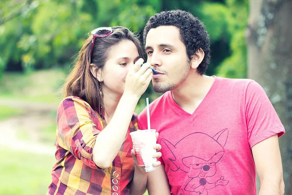 Daripada Pusing Mikirin Persiapan Nikah, Mending Sesekali Obrolin 6 Hal Lucu nan Romantis Ini Dengan Pasangan Kamu untuk Menambah Kemesraan 10