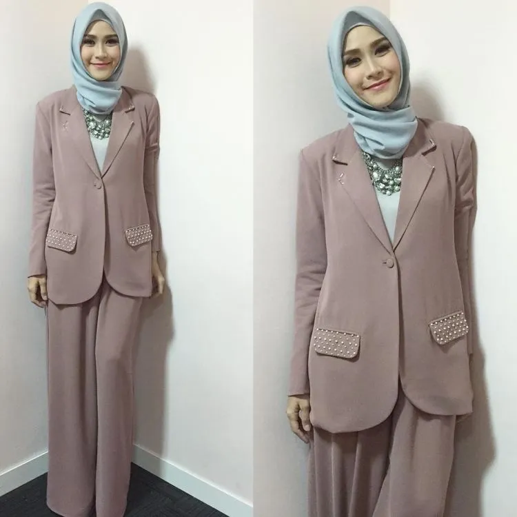 Jadi Ibu 3 Anak Malah Membuat Penampilan Zaskia Adya Mecca Semakin Kece. 12 Inspirasi Style Ini Buktinya! 28
