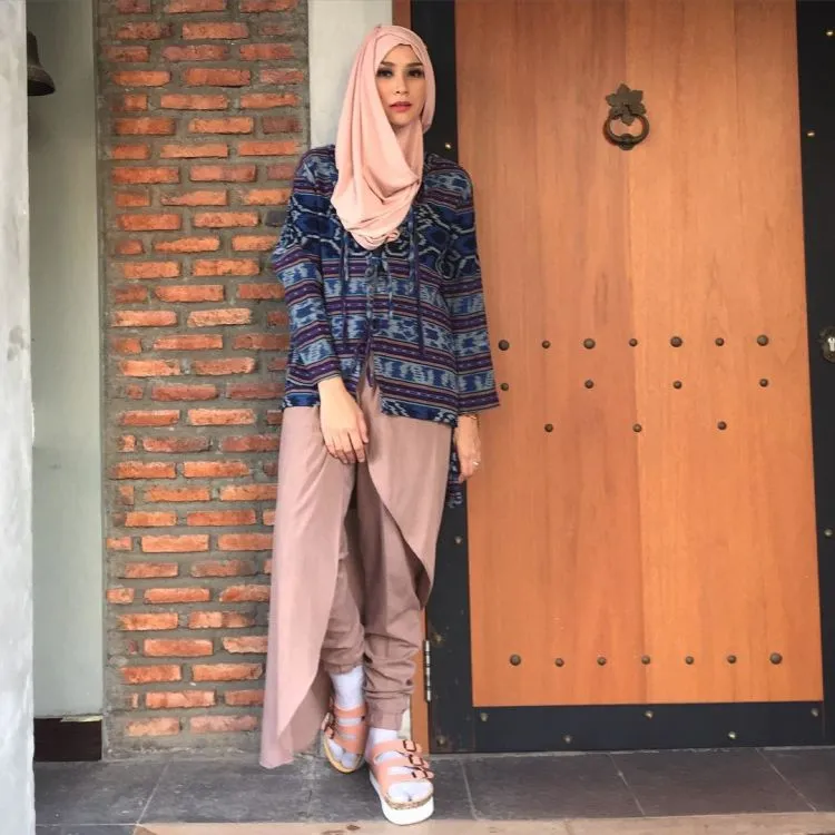 Jadi Ibu 3 Anak Malah Membuat Penampilan Zaskia Adya Mecca Semakin Kece. 12 Inspirasi Style Ini Buktinya! 24