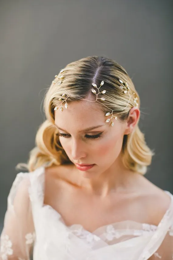 Dari Hijab Hingga Rambut, dengan Headpieces Cantik Ini Akan Membuat Hari Pernikahanmu Jadi Makin Membahagiakan! 13