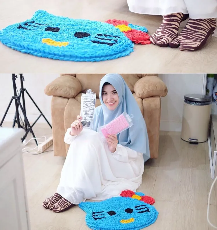 11 Ide Gaya Hijab Komplit dengan Kaos Kaki. Menutup Aurat Bukan Berarti Nggak Cantik Lagi 14