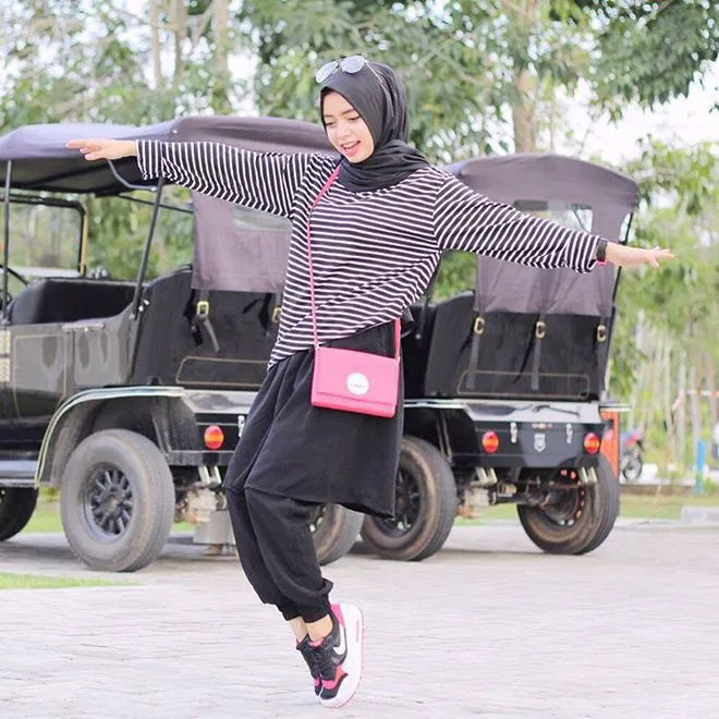 Tinggi Minimal, Gaya Maksimal. Cewek-cewek Mungil Akan Tampil Lebih Manis Dengan 7 Trik Fashion Ini! 22