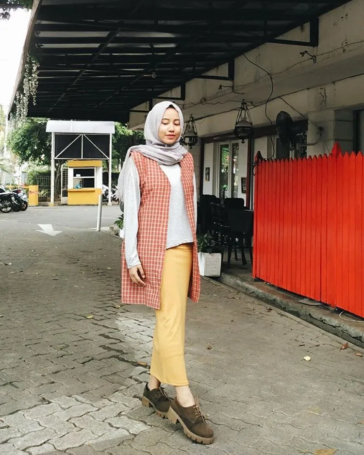 Terbiasa Pakai Celana? Saatnya Melakukan Variasi Gaya Non Celana. Coba Intip 12 Penampilan yang Tak Kalah Nyaman nan Menawan! 22
