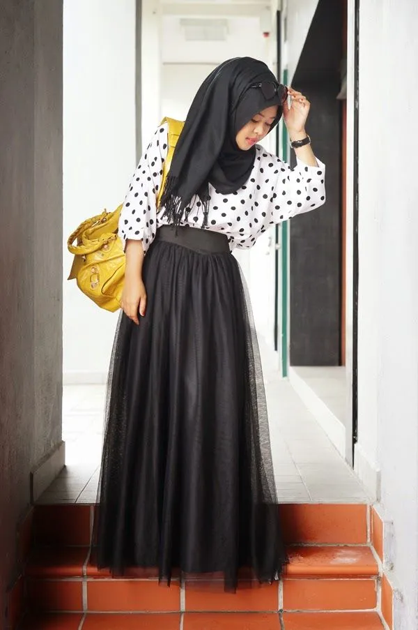 Biar Tambah PD dan Nggak Terlalu Mencolok Pakai Baju Kuning, Kamu Wajib Coba 7 Paduan Ini 21