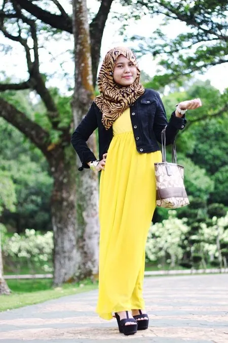 Biar Tambah PD dan Nggak Terlalu Mencolok Pakai Baju Kuning, Kamu Wajib Coba 7 Paduan Ini 27