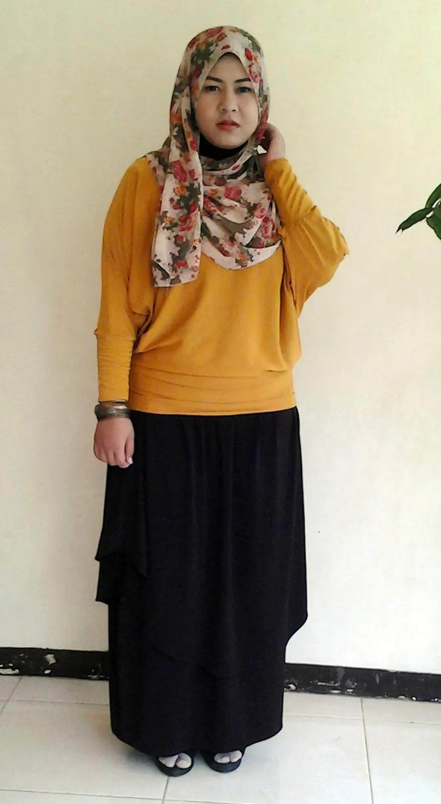 Biar Tambah PD dan Nggak Terlalu Mencolok Pakai Baju Kuning, Kamu Wajib Coba 7 Paduan Ini 25