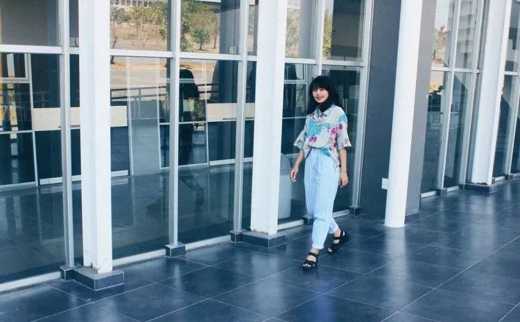 7 Style Baju Secondhand Ini Bikin Kamu Terlihat Elegan. Karena Tampil Cantik Gak Harus Mahal! 10