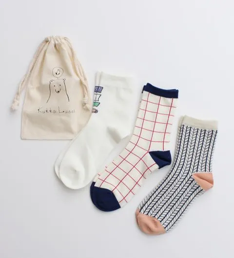 11 Ide Gaya Hijab Komplit dengan Kaos Kaki. Menutup Aurat Bukan Berarti Nggak Cantik Lagi 18