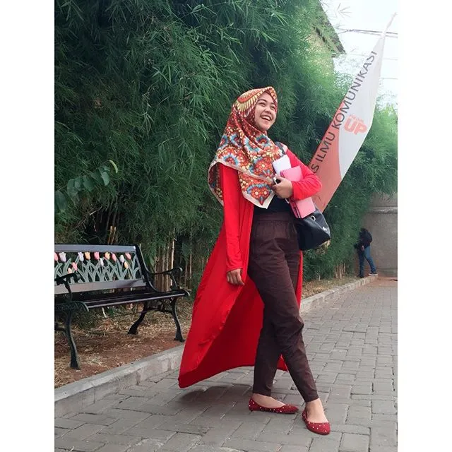Buatmu Yang Berhijab, 12 Inspirasi Gaya Ria Ricis Ini Bisa Banget Kamu Tiru. Dari Yang Casual Hingga Yang Girly. 19