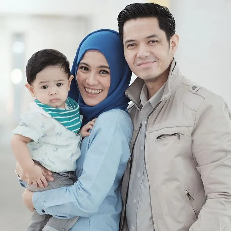 Potret Keluarga Kecil Dude-Alyssa. Romansa Sederhana dan Layak Jadi Life Goal Kita 18