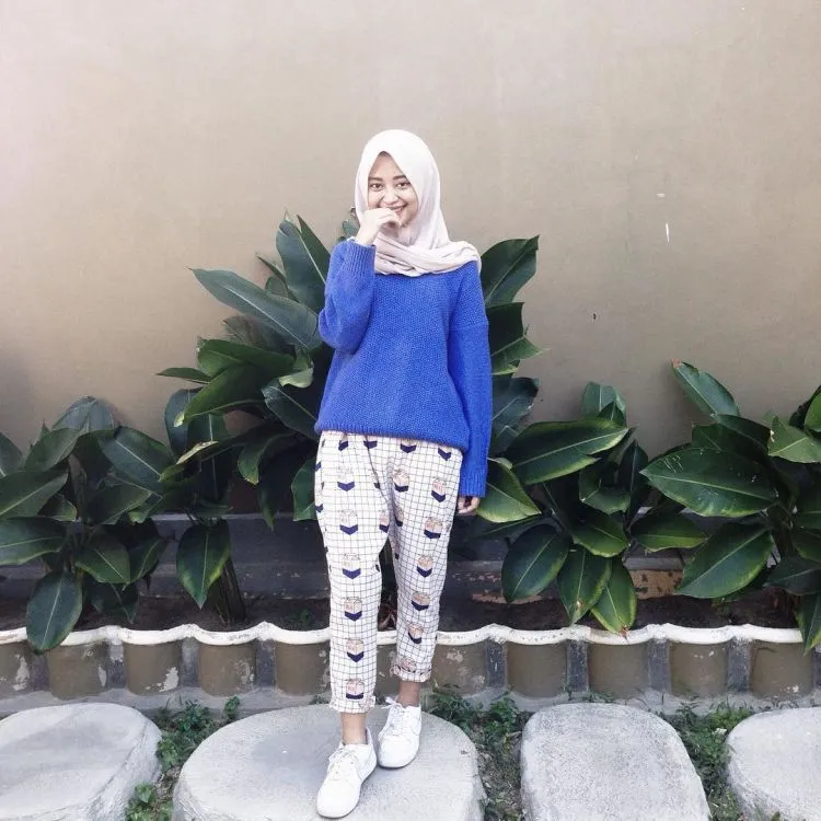 7 Style Baju Secondhand Ini Bikin Kamu Terlihat Elegan. Karena Tampil Cantik Gak Harus Mahal! 14