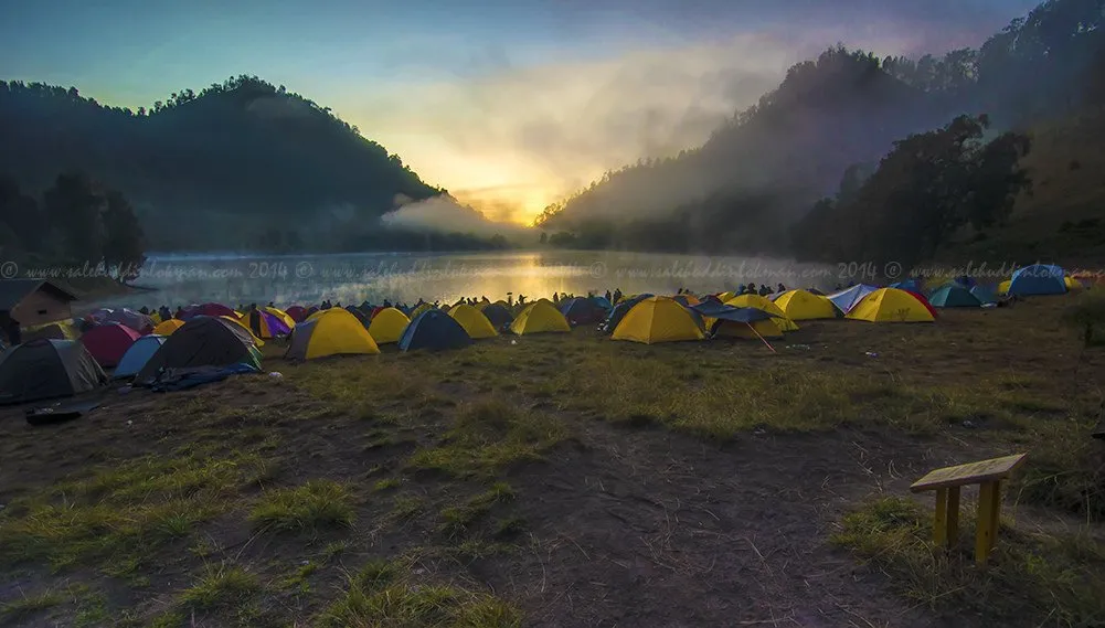 11 Lagu yang Pas Jadi Soundtrack Naik Gunung dan Travelingmu. Bikin Semangat Terus! 11