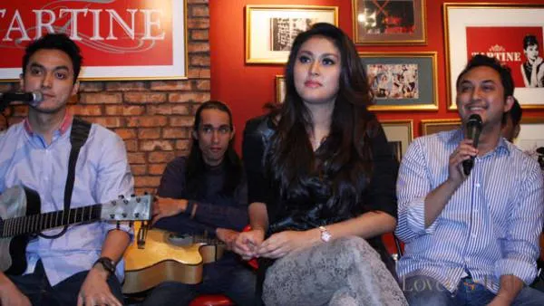 10 Lagu Buat Kamu yang Ditinggal Nikah Mantan atau Gebetan 18