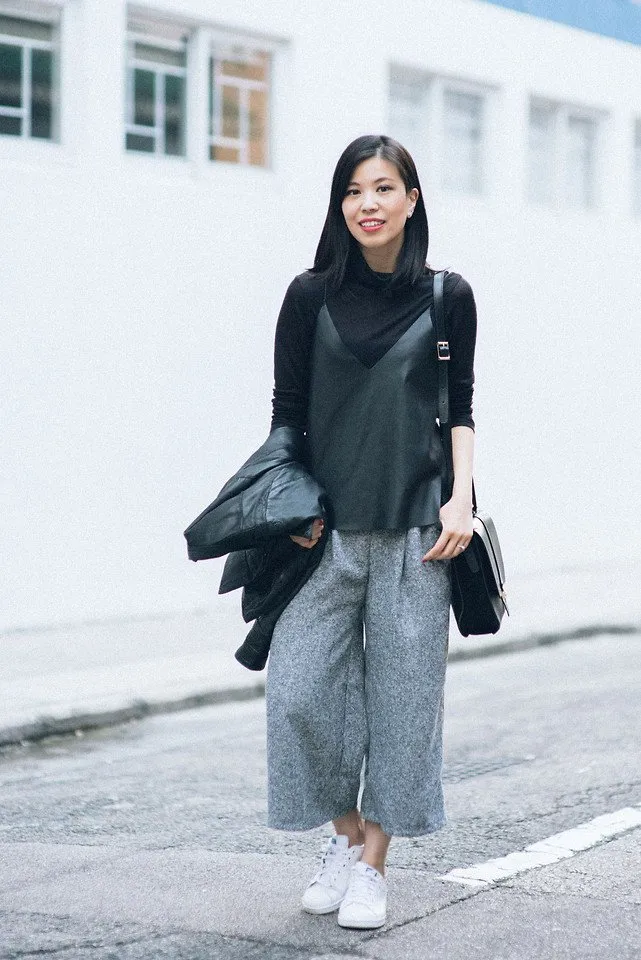 Hitam Tak Melulu Berarti Gloomy. Menawan yang Tak Ada Habisnya Bisa Terpancar dari 15 Inspirasi Penampilan Ini! 18
