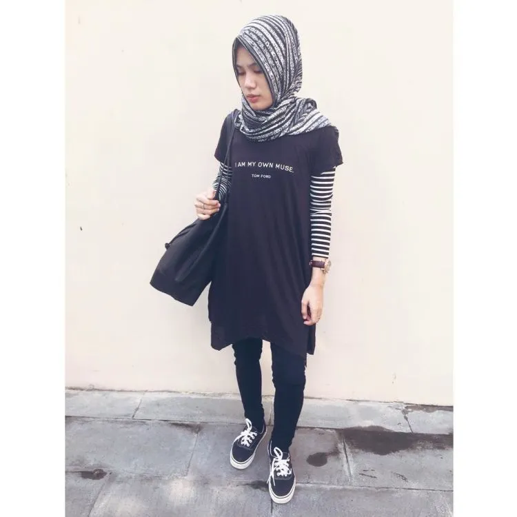 Kaos Memang Nyaman Tiada Banding. Ungkapkan Tentang Dirimu dengan 12 Inspirasi Statement Tees Unik Ini! 14