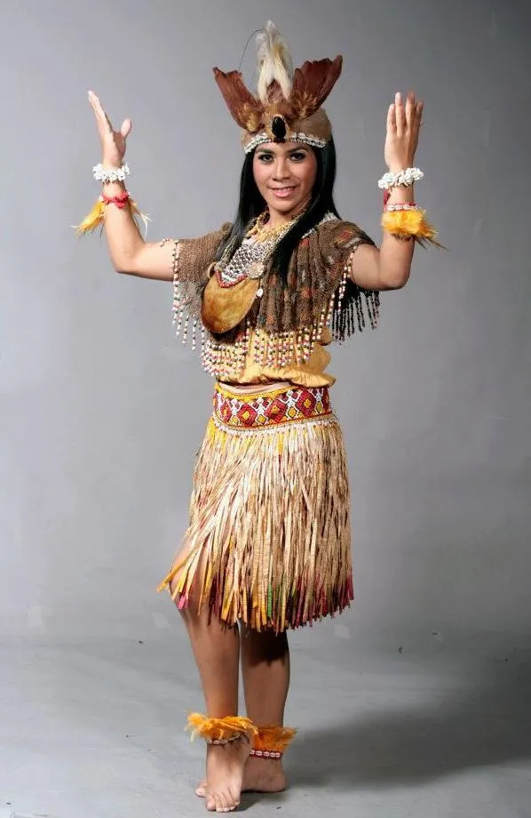 12 Inspirasi Busana Pengantin Tradisional, Membuat Kita Makin Cinta Sama Indonesia 25