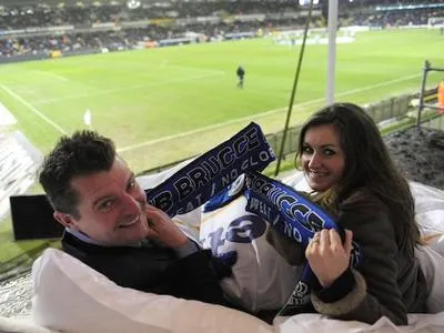 6 Cara Bikin Cowok Pecinta Bola Makin Sayang Sama Kamu. Cewek Wajib Tahu! 9