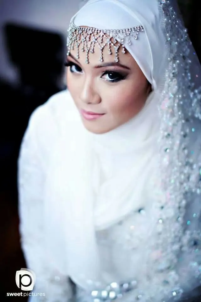 Dari Hijab Hingga Rambut, dengan Headpieces Cantik Ini Akan Membuat Hari Pernikahanmu Jadi Makin Membahagiakan! 17