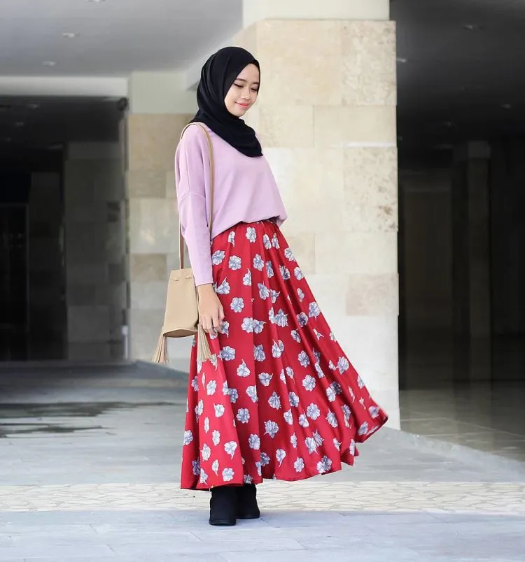 Terbiasa Pakai Celana? Saatnya Melakukan Variasi Gaya Non Celana. Coba Intip 12 Penampilan yang Tak Kalah Nyaman nan Menawan! 18