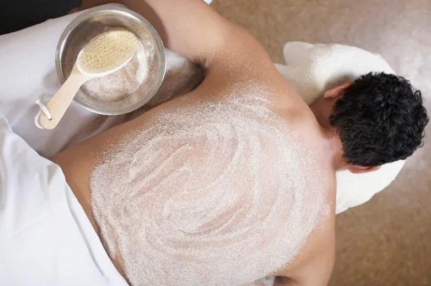 Siapa Bilang Cowok Gak Boleh Merawat Tubuh? 8 Hal Ini Malah Wajar dan Penting Dilakukan Lho! 12