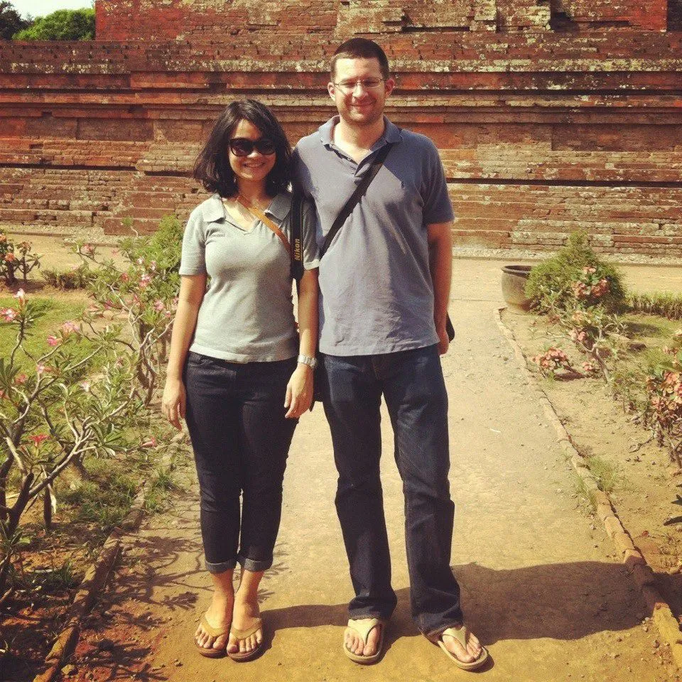 Ngga Cuma Cinta Semata, Pacaran Sama Bule Juga Jadi Ajang Pertukaran Budaya. Ini 9 Realita yang Kamu Hadapi Kalau Punya Pasangan Beda Negara 10