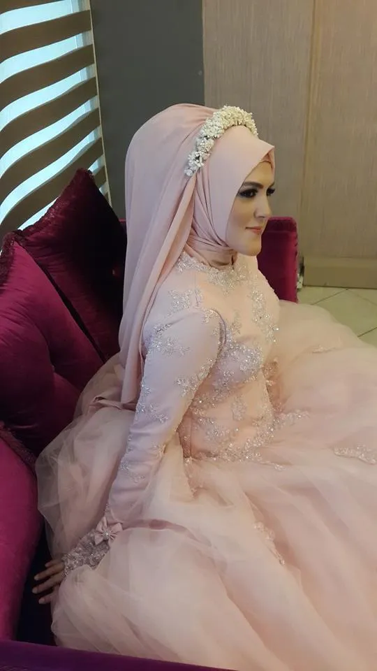 Dari Hijab Hingga Rambut, dengan Headpieces Cantik Ini Akan Membuat Hari Pernikahanmu Jadi Makin Membahagiakan! 18
