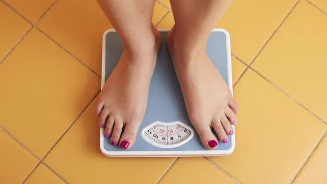 Punya Kebiasaan Makan Cepat? Hati-Hati, Kamu Bisa Kena 7 Efek Ini! 9