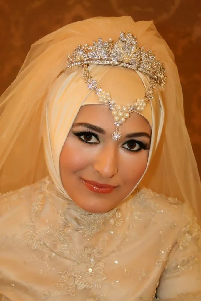 Dari Hijab Hingga Rambut, dengan Headpieces Cantik Ini Akan Membuat Hari Pernikahanmu Jadi Makin Membahagiakan! 19