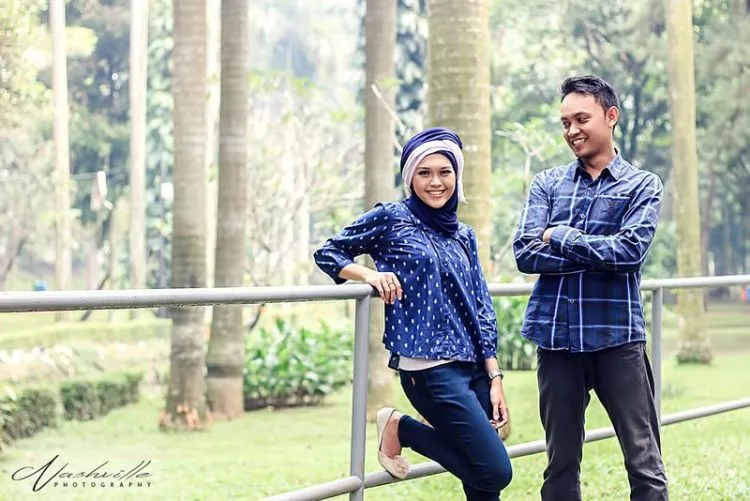 Buatmu yang Tak Mau Repot Menyiapkan PreWedding, 10 Ide Outfit Untukmu dan Pasangan Ini Bisa Jadi Pilihan 19