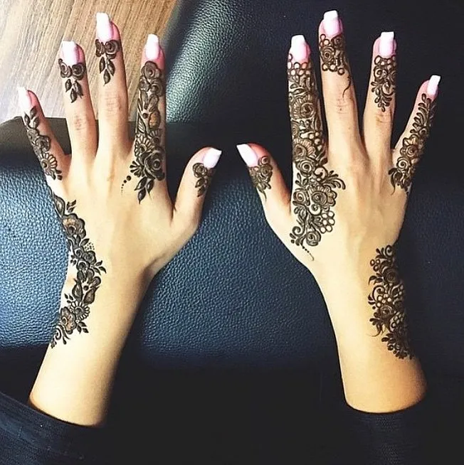 16 Inspirasi Henna Art Anti Mainstream, Demi Momen Pernikahan yang Tak Terlupakan! 32