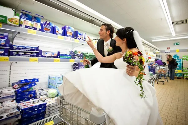 20 Foto Yang Membuktikan Kalau Nikah Itu Menyenangkan. Duh, Bikin Pengen Cepat-cepat Jadi Pasangan Halal 22