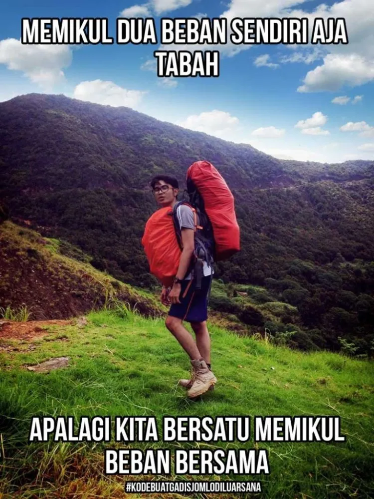 Fenomena Meme Para Pendaki Alay di Puncak Gunung yang Bikin Sebal. Kamu Boleh Ngakak, Juga Boleh Kesal! 18