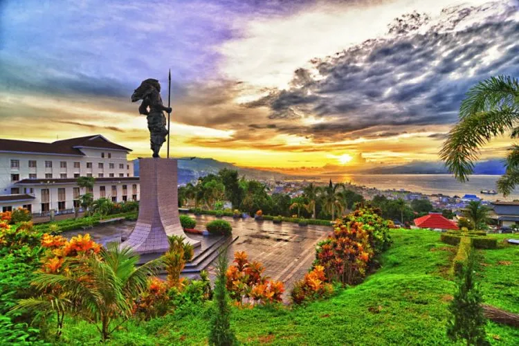 Bukan Cuma Nona Manise, Cantiknya Panorama Alam di Ambon Bisa Bikin Kamu Jatuh Cinta! 15