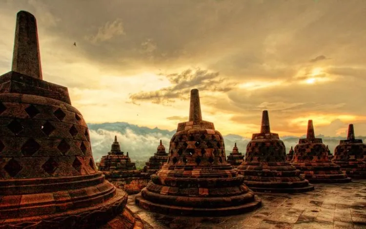 Mitos dan Legenda Bikin Destinasi Wisata Kian Memesona. Nah, Kamu Percaya atau Cuek Aja? 9