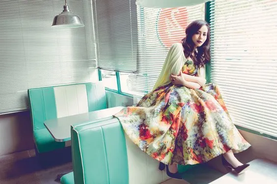 10 Inspirasi Gaya Gita Gutawa Dari Gaya Casual Nan Sederhana Hingga Vintage Yang Anggun. 19