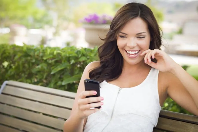 7 Alasan Kenapa Cewek Harus Coba Hubungin Duluan. Cowok Juga Mau Sesekali Diperhatikan 13