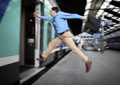 Keganasan Manusia Itu Paling Gampang Ditemukan di KRL/Commuter Line. Ini 14 Buktinya! 16